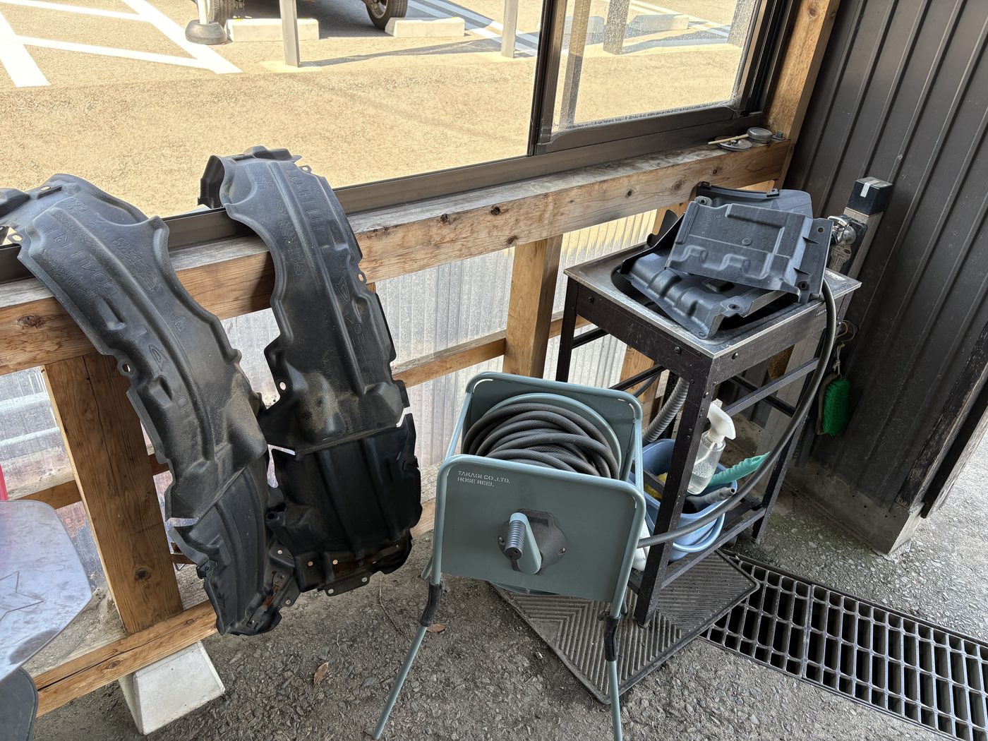取り外した車の内装部品